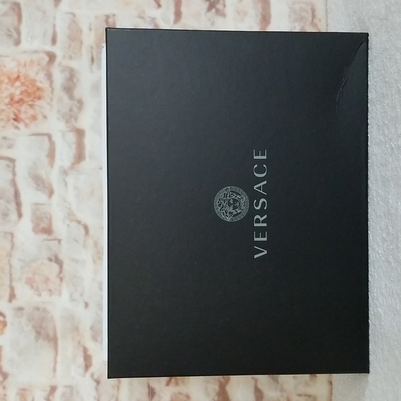 New Versace Greca Printed Envelope Pouch Bag Set (3) - Picture 14 of 14